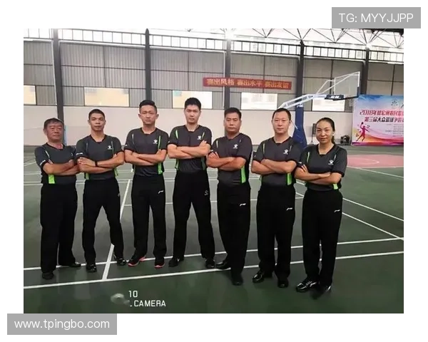 全面解析篮球规则中空中对抗判罚的具体标准与裁判执法依据